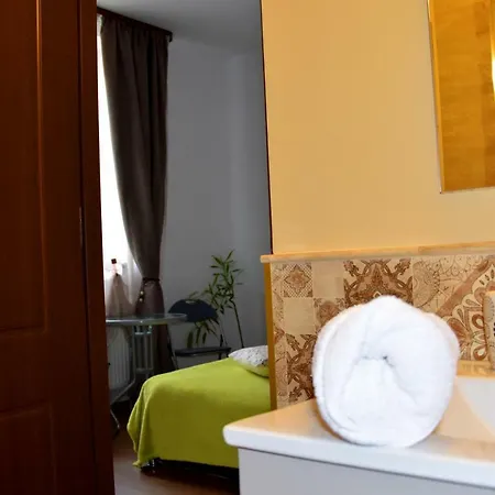 4freedom Central Flat * Брашов